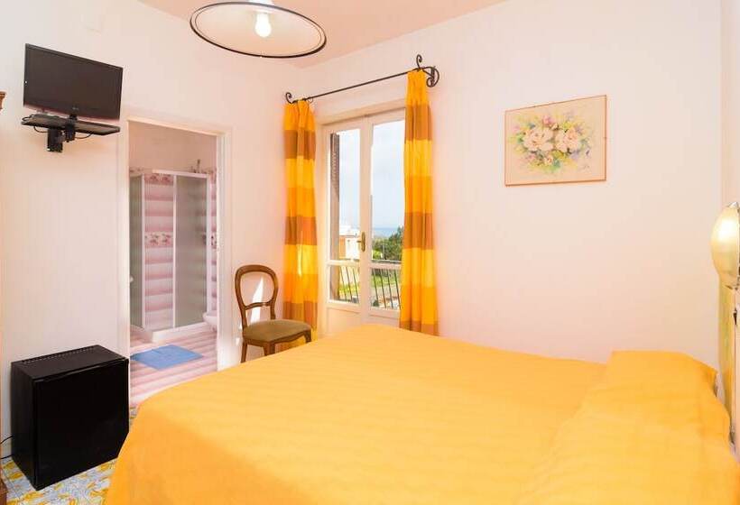 غرفة قياسية مزوَّدة بشُرفة, Terme Principe