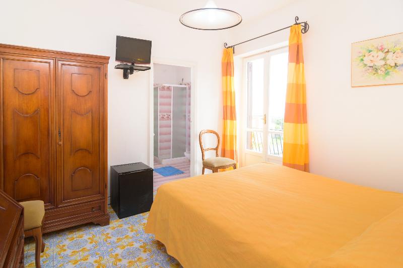 غرفة قياسية مزوَّدة بشُرفة, Terme Principe