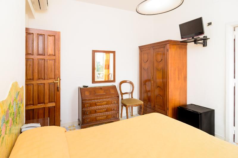 غرفة قياسية مزوَّدة بشُرفة, Terme Principe