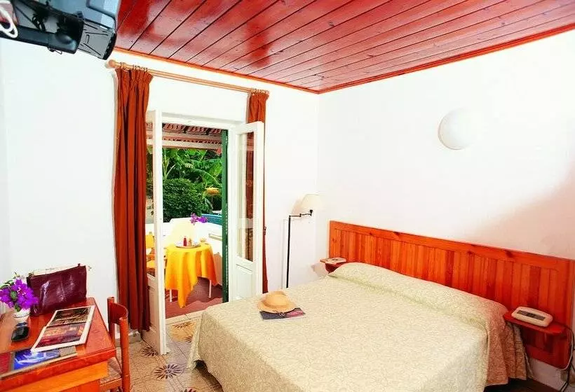 اتاق استاندارد یک نفره, Villa Angela Hotel & Spa