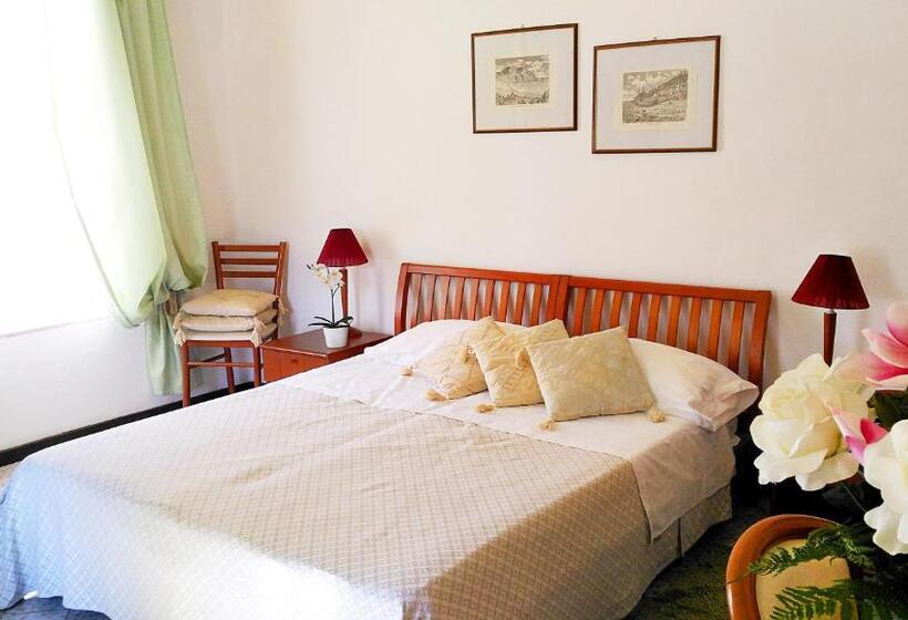 غرفة قياسية, Villa Augustus