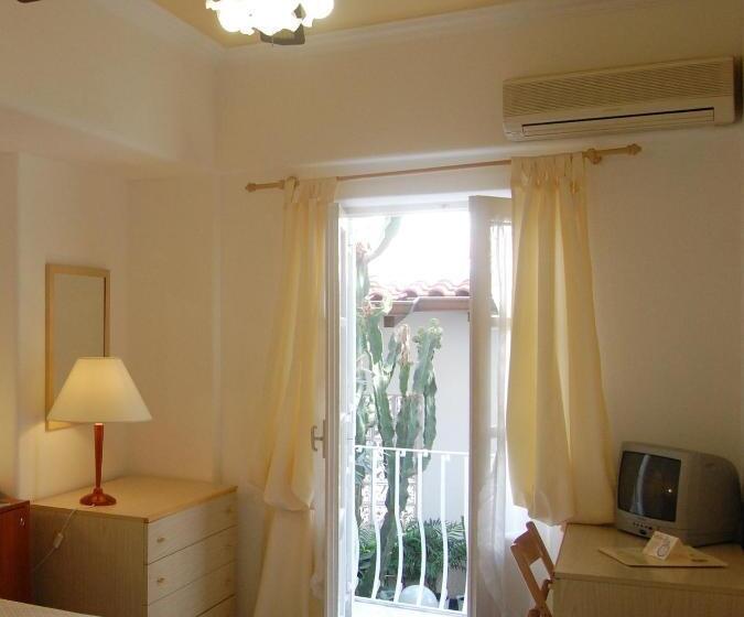 חדר סטנדרט לשלושה, Villa Augustus