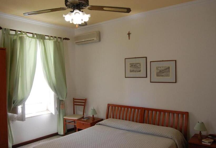 4인용 스탠다드 룸, Villa Augustus