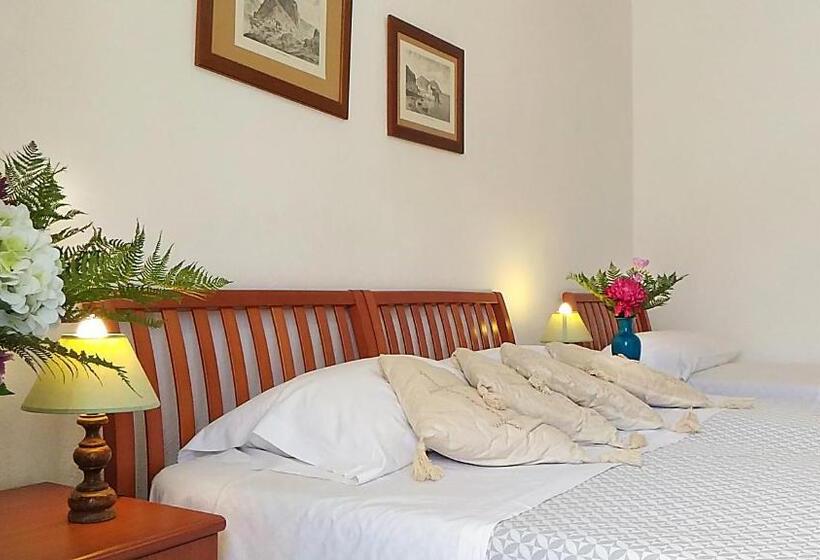 غرفة قياسية رباعية, Villa Augustus