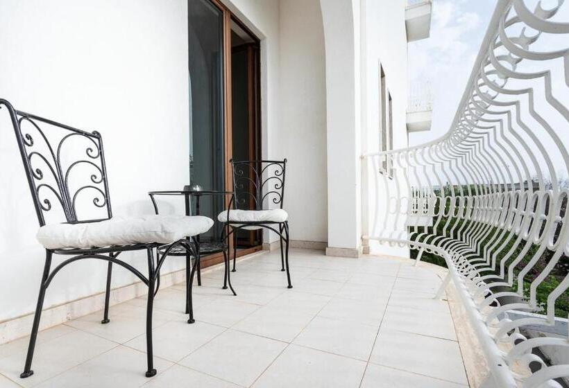 Трехместный Номер Стандарт с Балконом, Club Azzurro Hotel & Resort