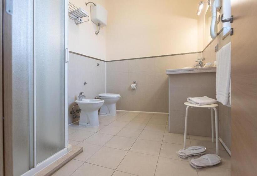 Четырехместный Номер Стандарт, Club Azzurro Hotel & Resort