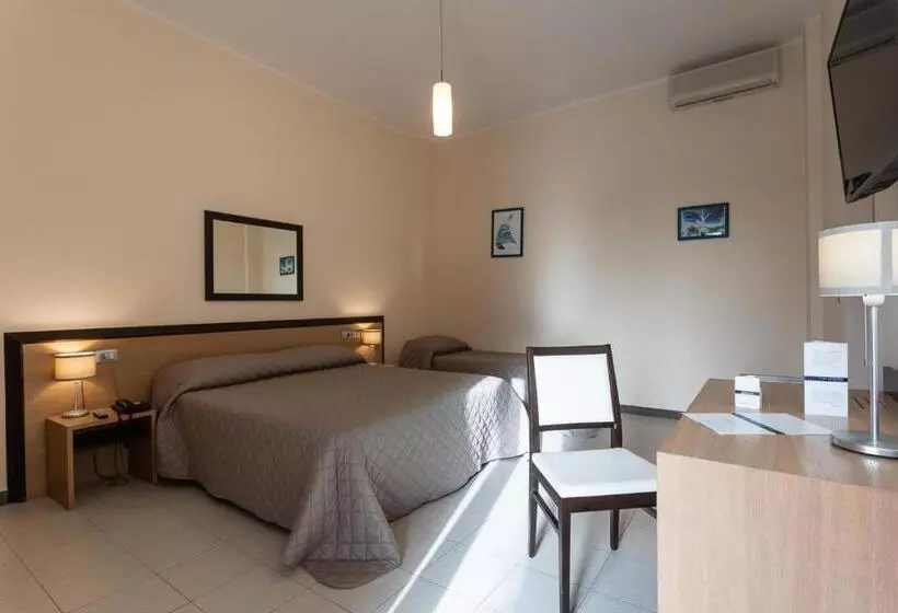 اتاق استاندارد پریمیوم سه تخته, Club Azzurro Hotel & Resort