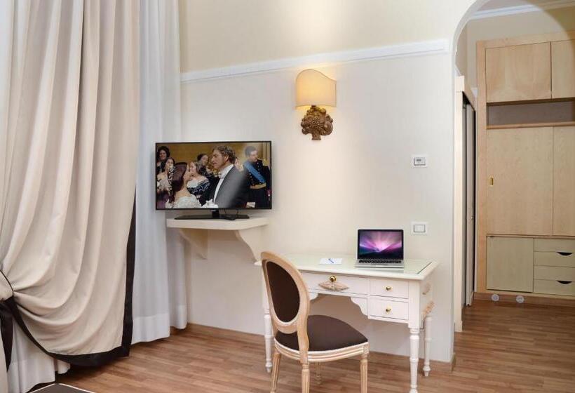 חדר משפתחתי סופריור, Grand Hotel Vittoria