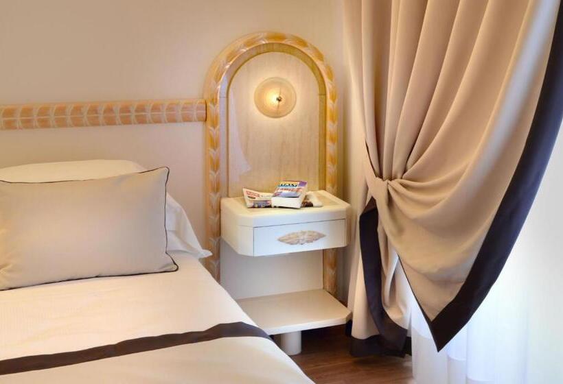 סוויטת ג'וניור, Grand Hotel Vittoria