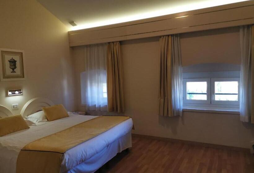 חדר סטנדרט לשלושה, Grand Hotel Vittoria