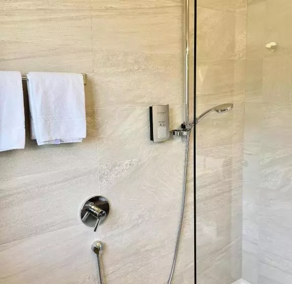 Single Basic Room, Am Wolfgrubenersee