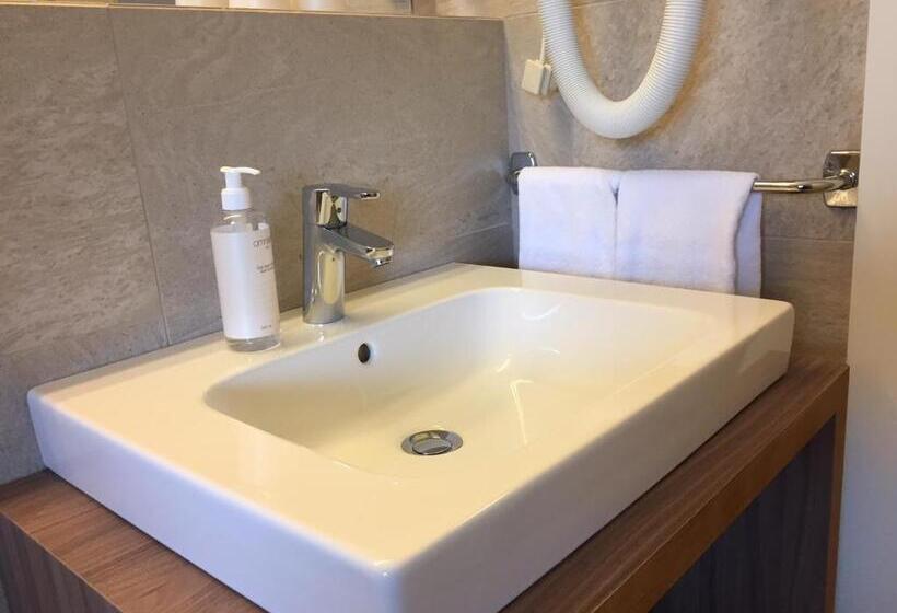 Номер Стандарт, Am Wolfgrubenersee