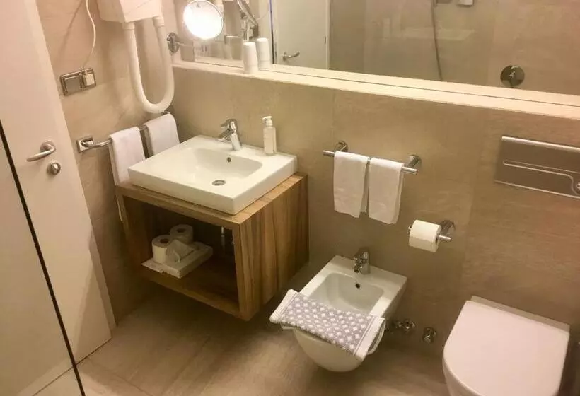 Standard Room, Am Wolfgrubenersee