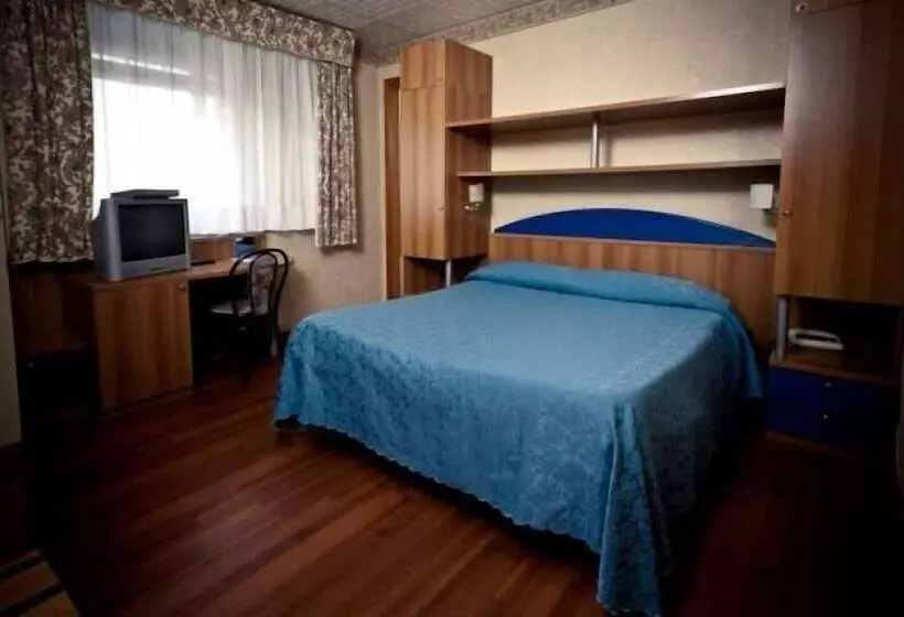اتاق استاندارد یک نفره, Phi Hotel Ambra