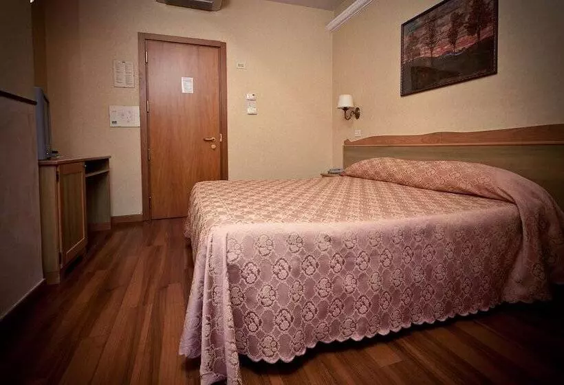اتاق استاندارد یک نفره, Phi Hotel Ambra