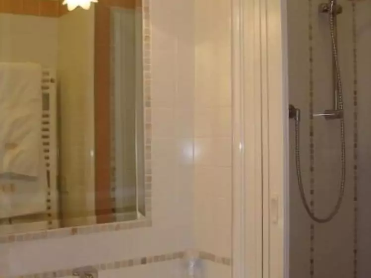 اتاق استاندارد چهار تخته, Phi Hotel Ambra