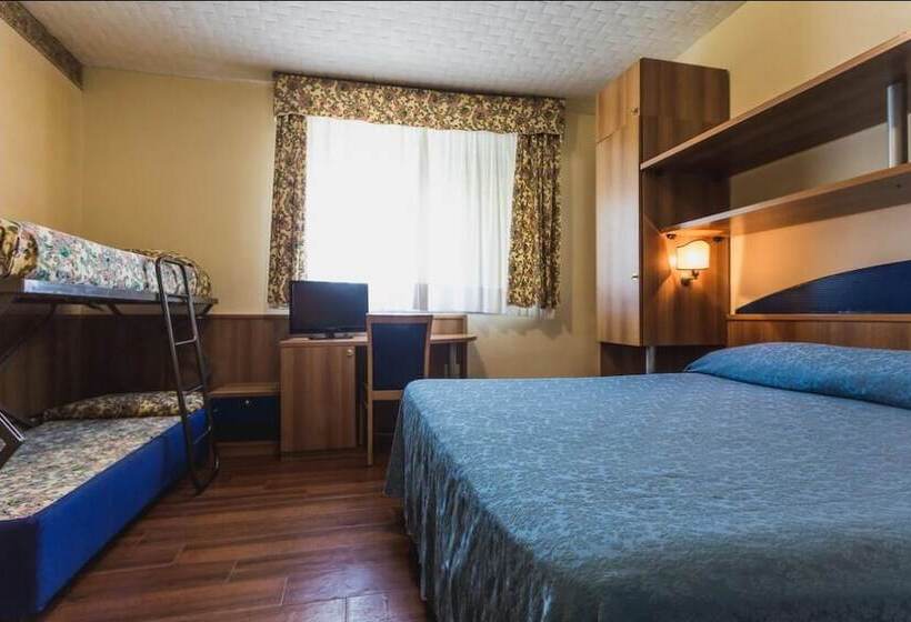 اتاق استاندارد چهار تخته, Phi Hotel Ambra