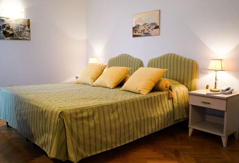 חדר דלוקס, Cappelli