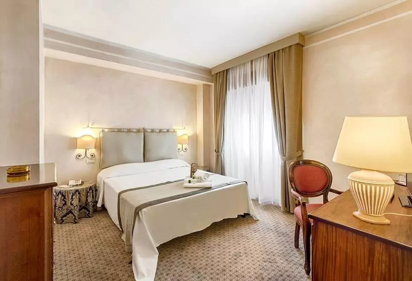 اتاق استاندارد چهار تخته, Colonna Palace Hotel Mediterraneo