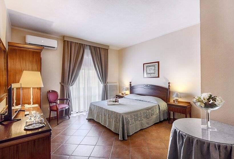 חדר סטנדרט לארבעה, Colonna Palace Hotel Mediterraneo