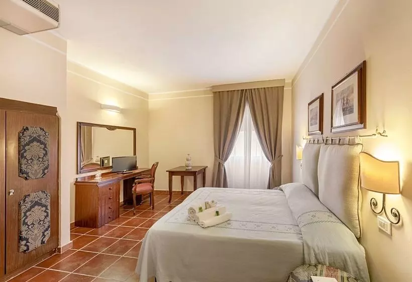 اتاق استاندارد سه نفره, Colonna Palace Hotel Mediterraneo