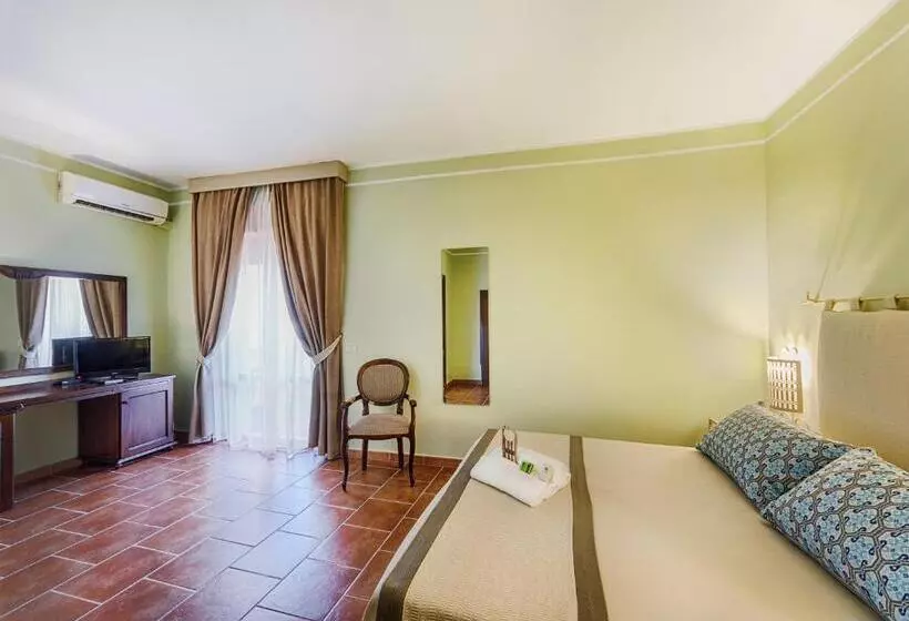 اتاق استاندارد سه نفره, Colonna Palace Hotel Mediterraneo