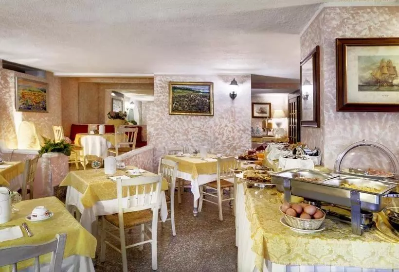اتاق استاندارد سه نفره, Colonna Palace Hotel Mediterraneo