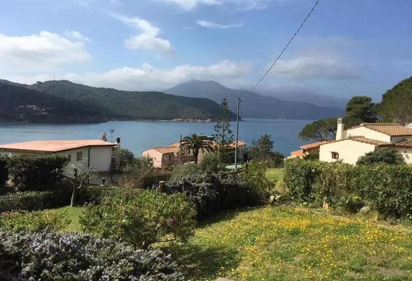Triple Room Sea View, Danila