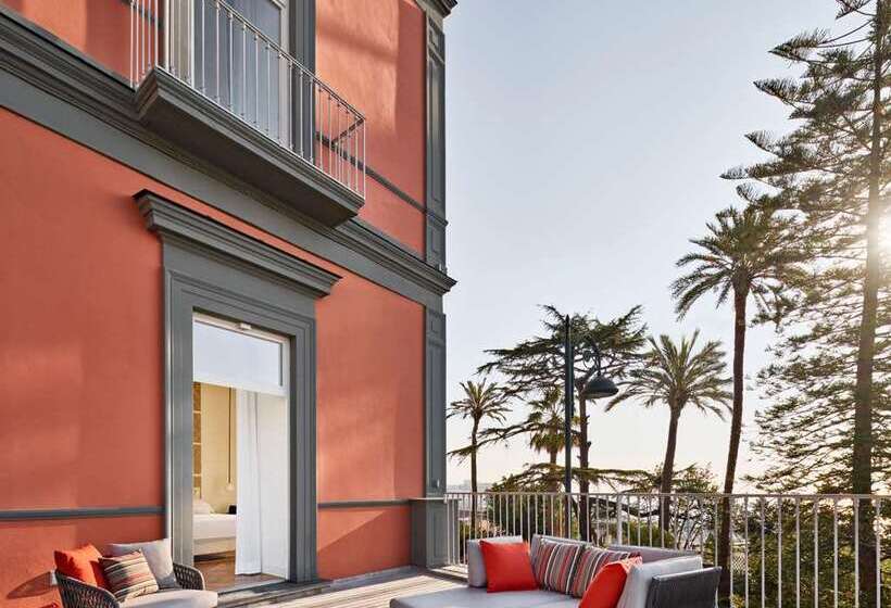 اتاق سوپریور با تخت بزرگ, De Bonart Naples Curio Collection By Hilton