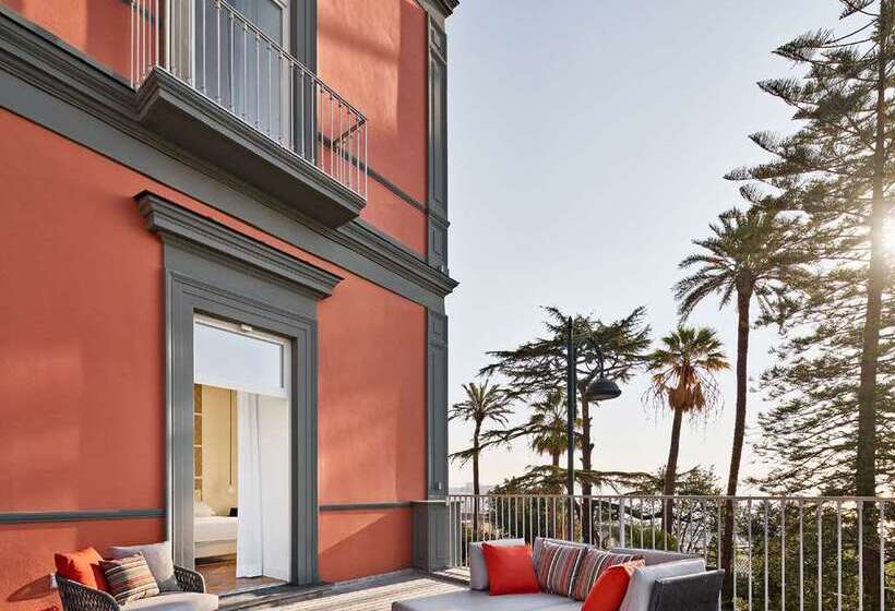 اتاق سوپریور با تخت بزرگ, De Bonart Naples Curio Collection By Hilton