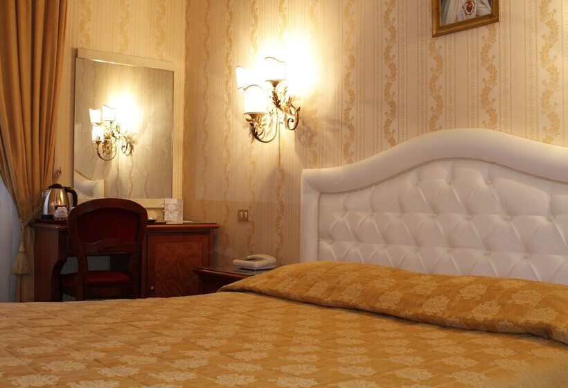 اتاق استاندارد یک نفره, Eliseo