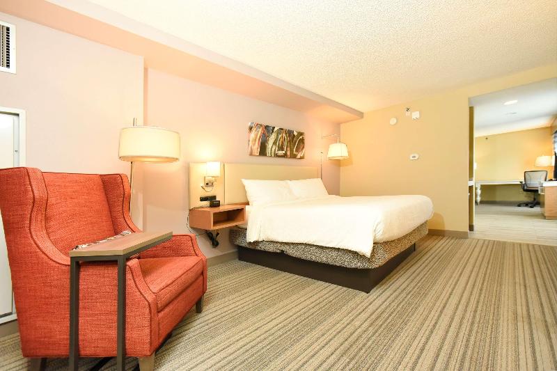 اتاق استاندارد, Eliseo