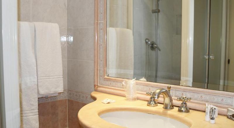 اتاق استاندارد, Eliseo