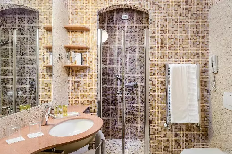 سوییت جونیور, Eurostars Centrale Palace