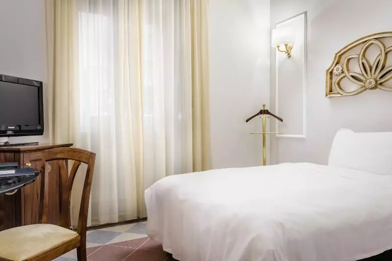 اتاق استاندارد, Eurostars Centrale Palace
