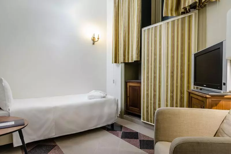 اتاق اکونومی یک تخته, Eurostars Centrale Palace