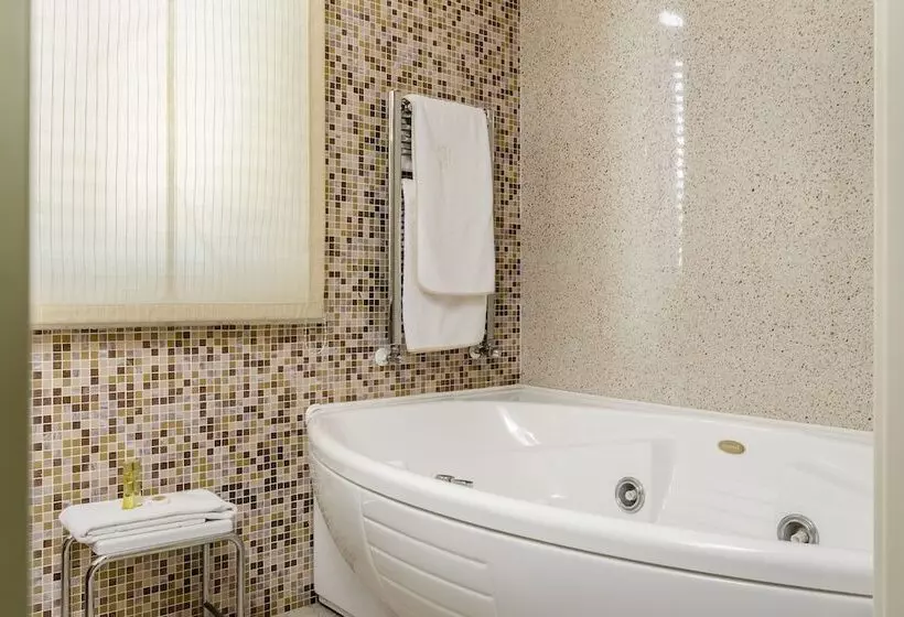 سوئیت پرزیدنت, Eurostars Centrale Palace