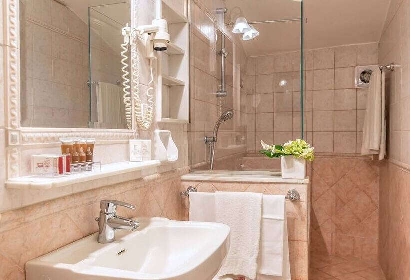 Camera Classica, Forum