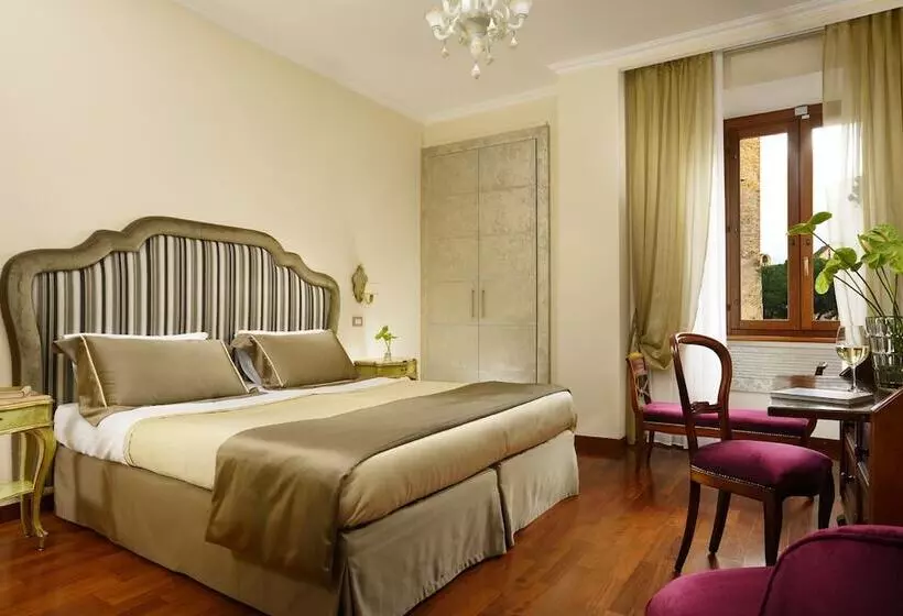 Classic Room, Forum