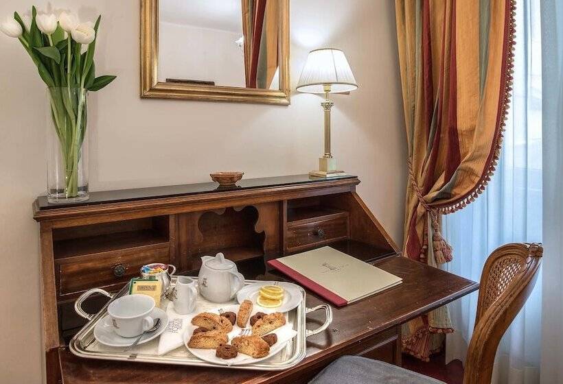 Camera Standard Individuale, Forum