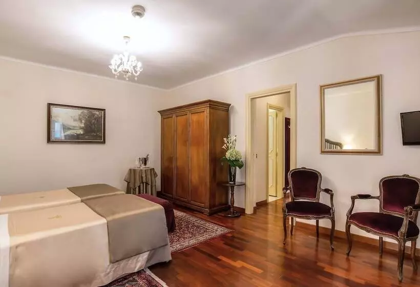 Family Room, Forum