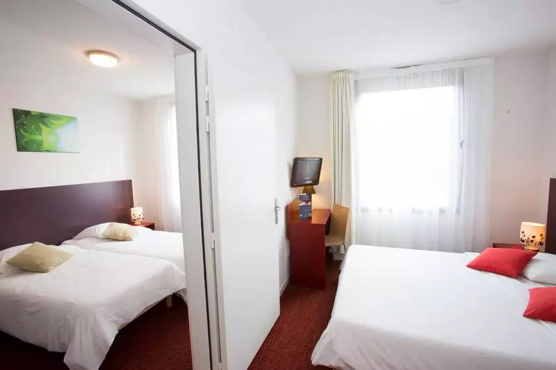 Deluxe Room with Views, Forum