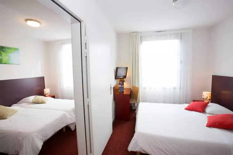 Deluxe Room with Views, Forum