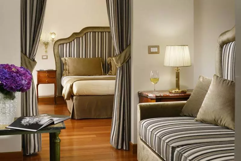 Standard Triple Room, Forum