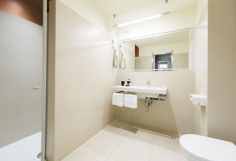 Семейный Номер, Grand Hotel Riva