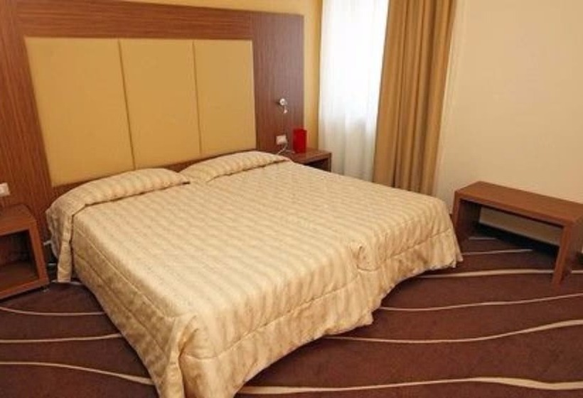 Семейный Номер, Grand Hotel Riva