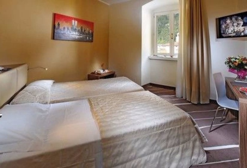 Семейный Номер, Grand Hotel Riva