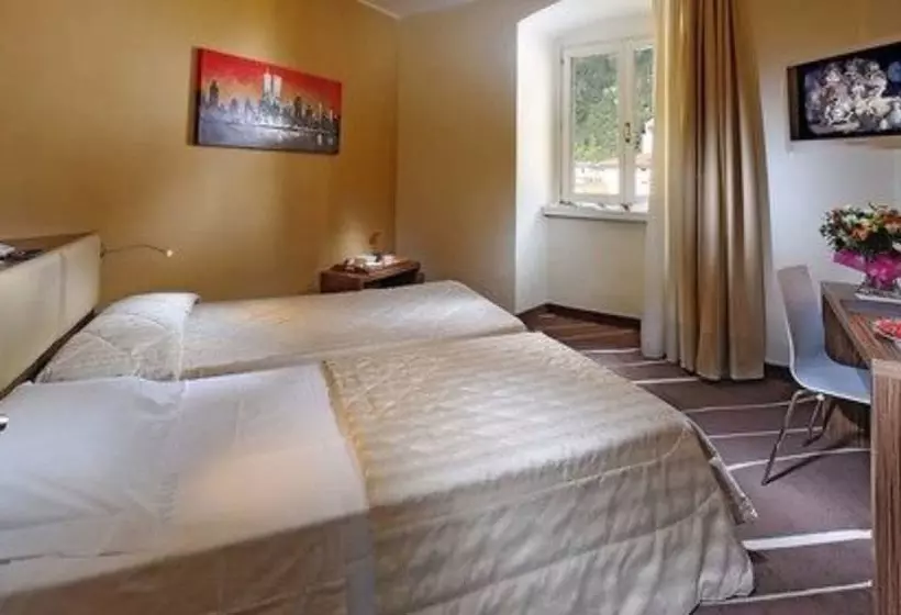 Perhehuone, Grand Hotel Riva