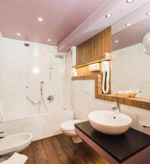 Superior suite with balcony, Grand Hotel Terme & Spa