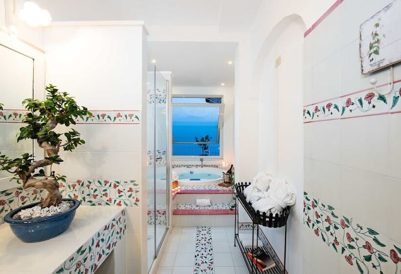 Люкс Вид на Море, Grand Hotel Tritone